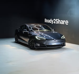 Model S 75D Ready2Share zoom out